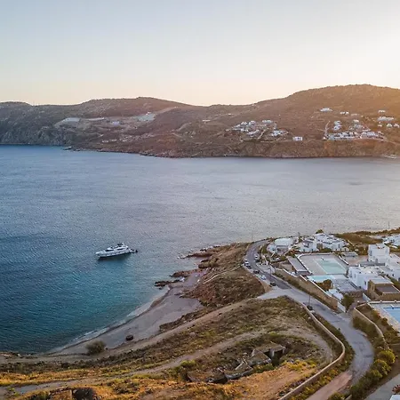 Hola Mykonos Villa *